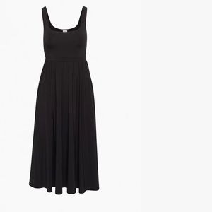 Aritzia Wilfred
Market Dress
Square-neck midi tank dress M
